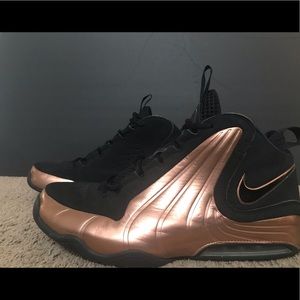 Black and Bronze Men’s Nike’s